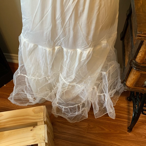 Vintage Crinoline Slip - Picture 2 of 4